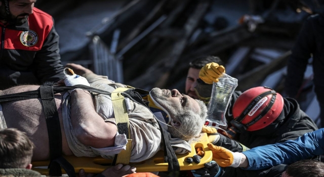 Hatay’da depremden 59 saat sonra bir kişi kurtarıldı
