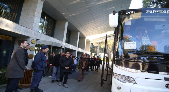 Antalya’ya getirilen depremzedeler konaklayacakları tesislere yerleştiriliyor