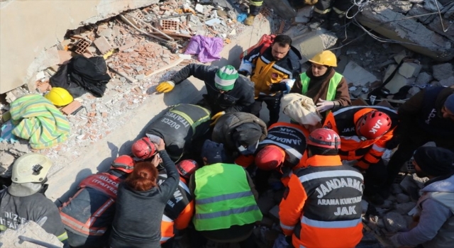 Elbistan’da enkaz altında kalan çocuk 80 saat sonra kurtarıldı