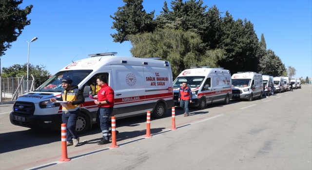 Depremde yaralanan 51 kişi Adana’dan uçakla İstanbul’a gönderildi