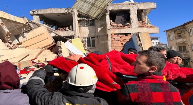 ”Asrın felaketi”nde Hatay’da enkaz altında kalan 7 kişi 80 saat sonra kurtarıldı