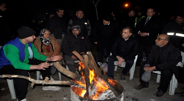 AK Parti Sözcüsü Çelik, Adana’da depremzedeleri ziyaret etti