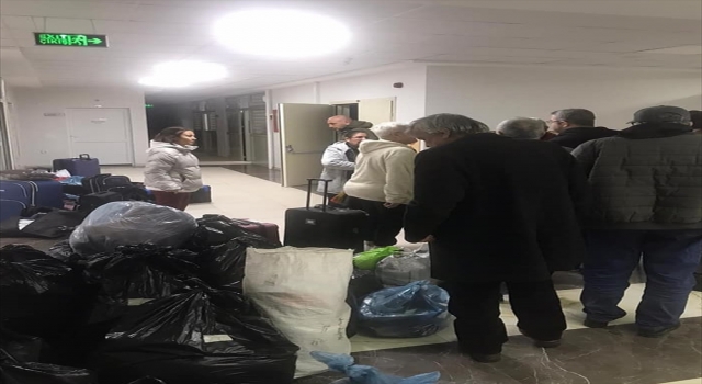 Asrın felaketinden kurtulan depremzedeler Isparta’da konaklayacakları tesislere yerleştiriliyor