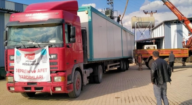 Aziz Mahmud Hüdayi Vakfı ”asrın felaketi”nde deprem bölgesinde çalışmalar yürütüyor