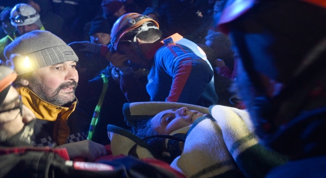 Kahramanmaraş’ta 108 saat sonra bir kadın enkazdan yaralı çıkarıldı