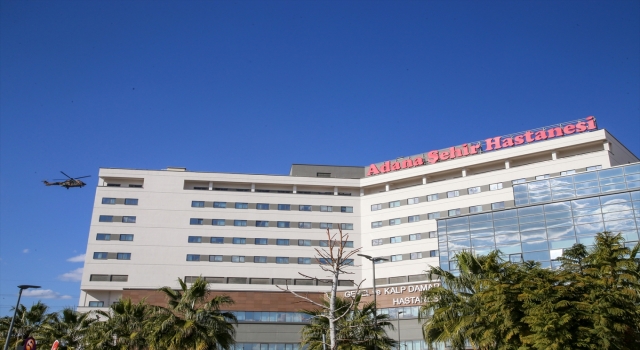 Depremde yaralananlar, helikopterle Adana’daki hastaneye sevk ediliyor