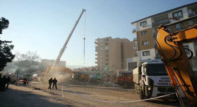 Osmaniye’de ekiplerin enkazlardaki çalışmaları sürüyor