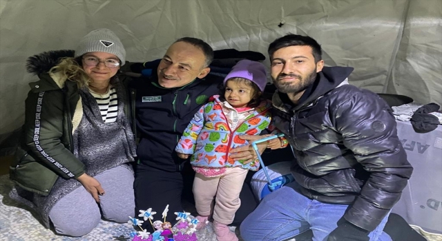 Kahramanmaraş’ta depremde enkazdan kurtarılan 3 yaşındaki Aysima’nın doğum günü kutlandı
