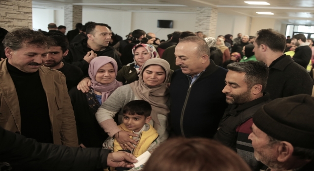 Bakanlar Çavuşoğlu ve Kasapoğlu, Osmaniye’de depremzedeleri ziyaret etti