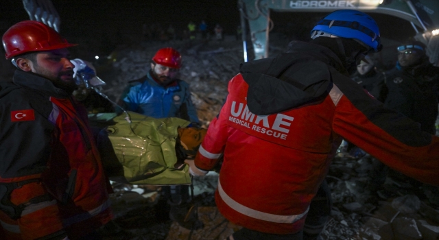 Kahramanmaraş’ta enkaz altında kalan anne, baba ve oğul, 138. saatte kurtarıldı