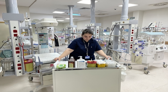 Deprem sırasında kuvözdeki bebekleri korumaya çalışan hemşire konuştu: