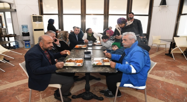 Antalya’da konuk edilen depremzedeler, yaşadıklarını anlattı