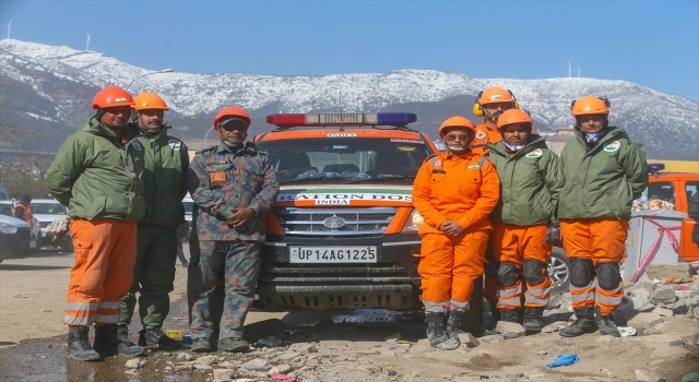 Hindistan’dan gelen ekip, deprem bölgesinde hayat kurtarmaya destek veriyor