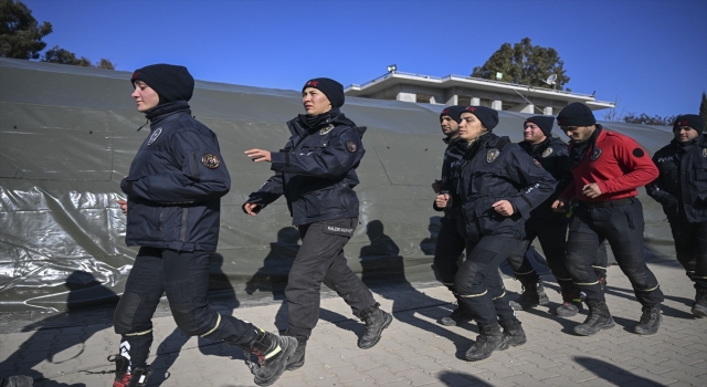Hatay’a ulaşan ilk ekiplerden Polis Arama ve Kurtarma, 73 kişiyi enkazdan sağ çıkardı