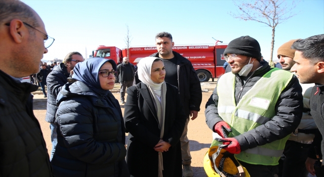 Kuveytli Bakan May Jasem Al Baghli, deprem bölgesini ziyaret etti