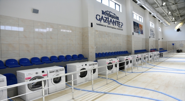 İslahiye’deki yüzme havuzu depremzedeler için çamaşırhaneye dönüştürüldü
