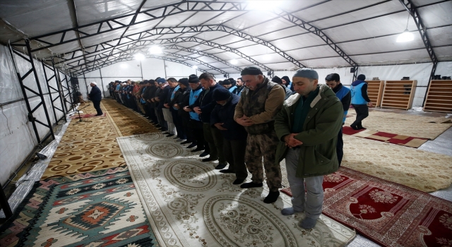Hatay’da Miraç Kandili çadır mescitlerde idrak edildi