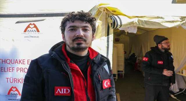 Gönüllü doktorlar Kahramanmaraş’taki depremzedelerin yaralarını sarıyor