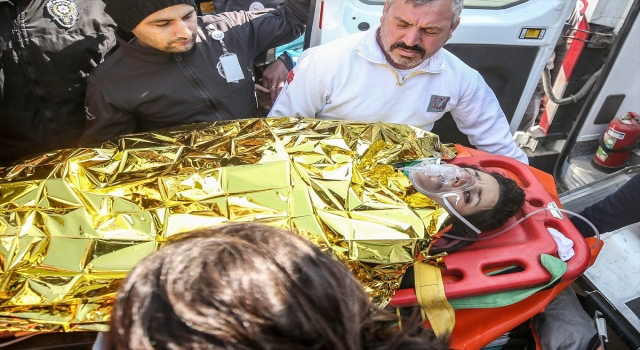 Hatay’da enkaz altında kalan biri çocuk 3 kişi depremin 296. saatinde kurtarıldı