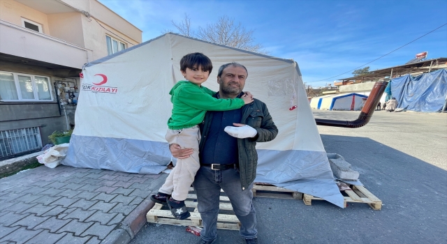 Kahramanmaraş’ta enkazdan kurtulan Özoğlu ailesi yaşadıklarını unutamıyor