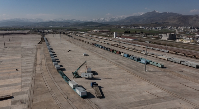 Kahramanmaraş’a barınma amaçlı konteynerlerin ilk bölümü ulaştı