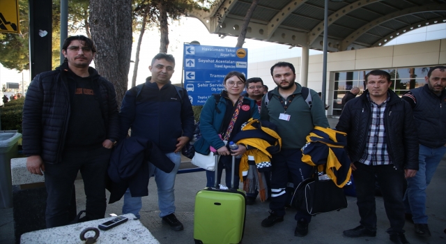 Deprem bölgesinde hayat kurtaran doktorlar yaşadıklarını anlattı