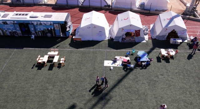 Pazarcıklı çocuklara çadır kentte gönüllü öğretmenlerden eğitim