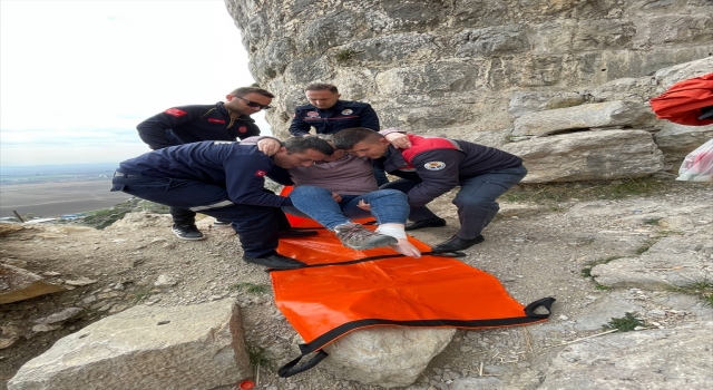Adana’da Yılan Kalesi’nde düşen turist yaralandı