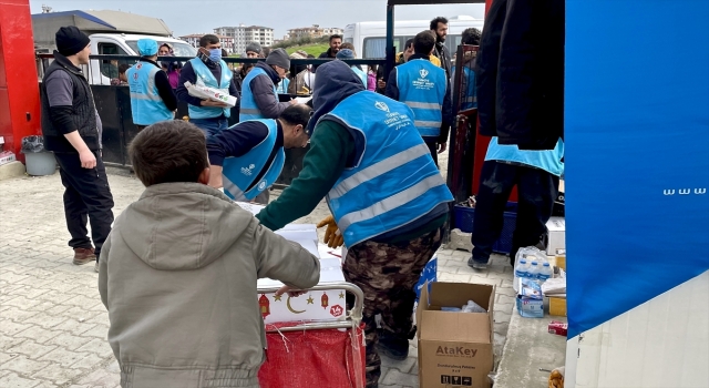 Diyanet ekipleri Hatay’da 650 gönüllüyle afetzedelere hizmet veriyor