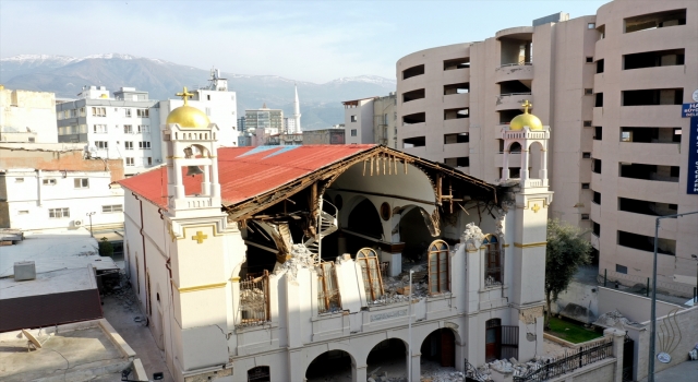 İskenderun’da ağır hasar gören Aziz Nikola Kilisesi 151 yıl sonra aynı kaderi yaşadı