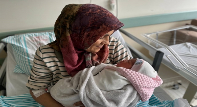 Doğumu geciken depremzede bebeğini Isparta’da kucağına aldı