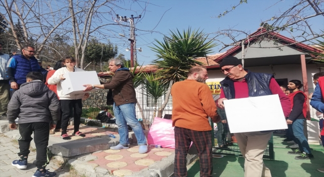 Güney Koreli gönüllülerden depremden etkilenen Samandağ’a yardım