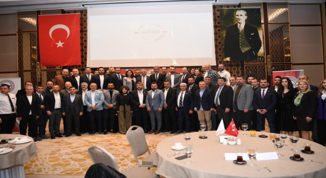 Antalya’dan deprem bölgesine 2 bin konteyner gönderildi