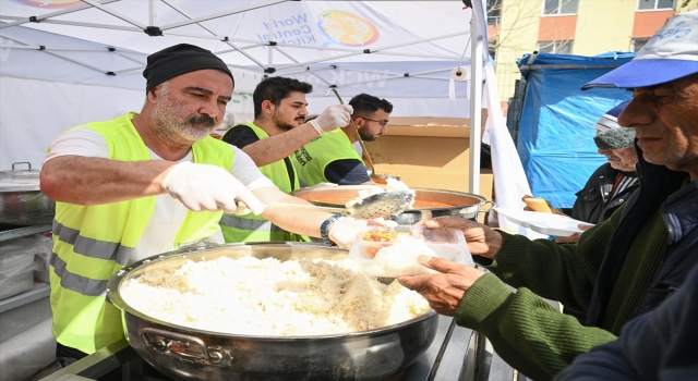 ”Erdal Bakkal” da depremzedelerin yardımına koştu