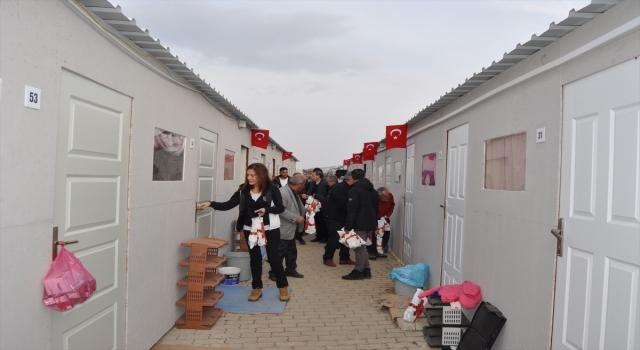 Kahramanmaraşlı depremzedelere İstanbul’dan bal ikramı