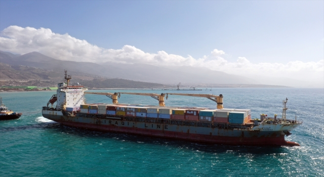 Katar’ın gönderdiği yaşam konteynerleri İskenderun Limanı’na ulaştı