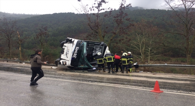 Isparta’da devrilen yolcu otobüsündeki 8 kişi yaralandı