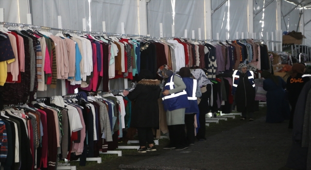 Kahramanmaraş’taki çadır mağaza günlük 800 depremzedeye hizmet veriyor