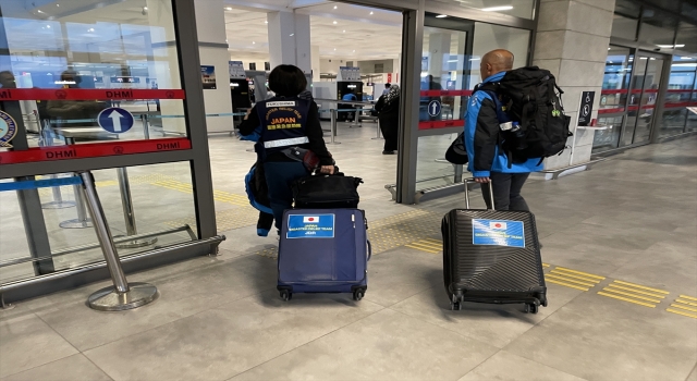 Gaziantep’te görev alan Japon sağlıkçılar alkışlar eşliğinde ülkelerine uğurlandı
