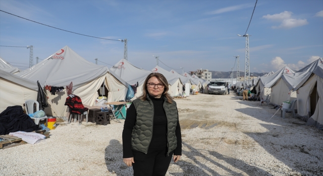 Türk Hukukçu Kadınlar Derneği Başkanı Süreyya Turan depremzede kadınları ziyaret etti