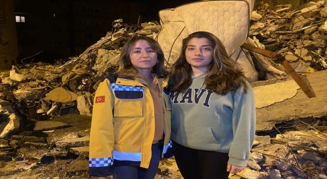 Üniversiteli afet yönetimi öğrencisi memleketindeki depremde ablasıyla yardıma koştu