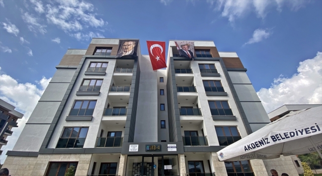 Mersin’deki ”Yerinde Kentsel Dönüşüm Projesi”nde anahtar teslimi başladı