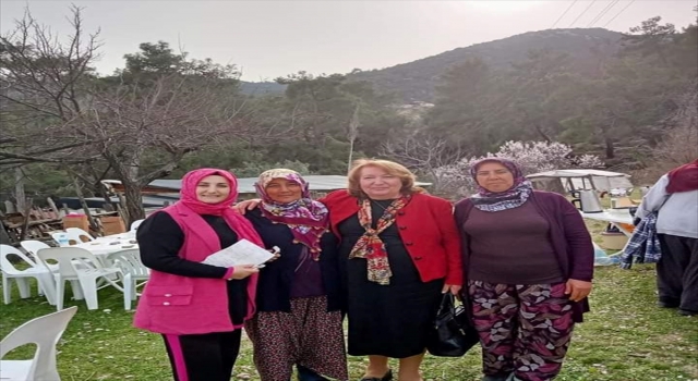 AK Parti MKYK Üyesi Yılman, Finike’de seçim çalışmasına katıldı