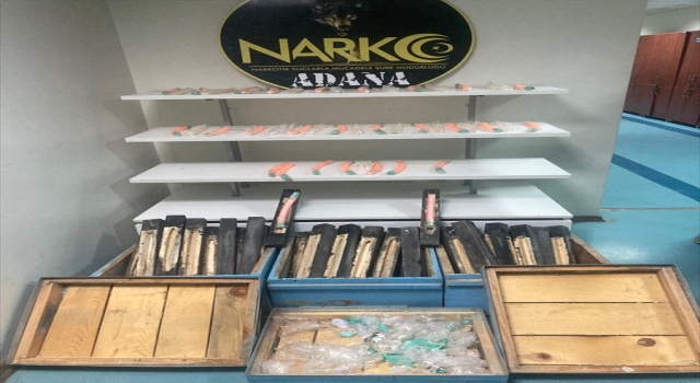 Adana’da polis baskınında arı kovanı ve ayakkabılardan uyuşturucu çıktı