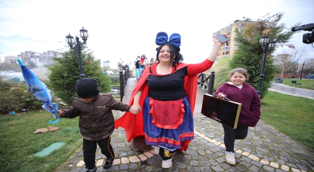 Kırgız öğrencilerin gönderdiği oyuncaklar Kahramanmaraşlı depremzede çocuklara ulaştı