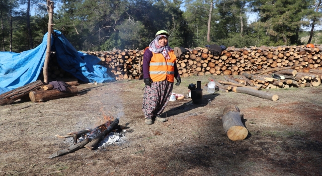 Kocasına öğrettiği orman işçiliği geçim kapıları oldu
