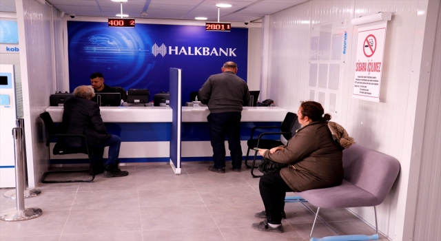 Hatay’da bankalar konteyner şubelerde hizmet veriyor