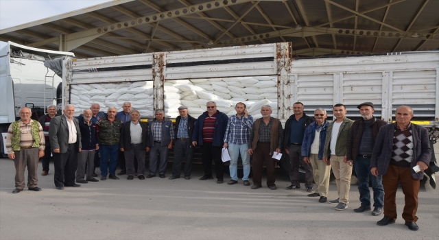 Antalya Serik’te arıcılara şeker desteği verildi