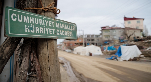 Depremde büyük yıkımın yaşandığı kırsal mahallede yaralar sarılıyor