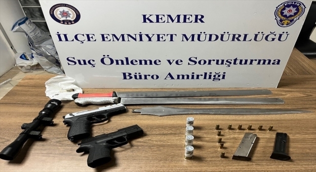 Antalya’da çeşitli suçlardan aranan 3 şüpheli yakalandı